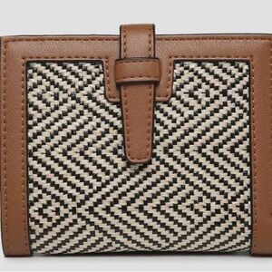 Jen & Co Women’s Black & Tan Arrowhead Vegan Leather Wallet - NEW!!